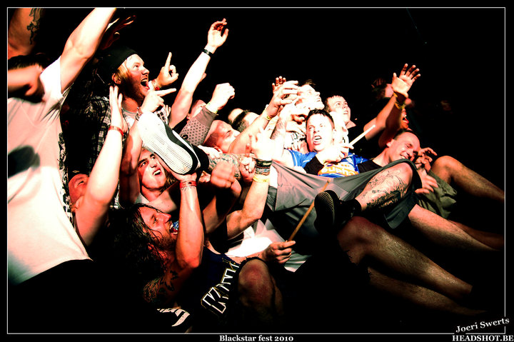 Mike Hood Crowd Photo