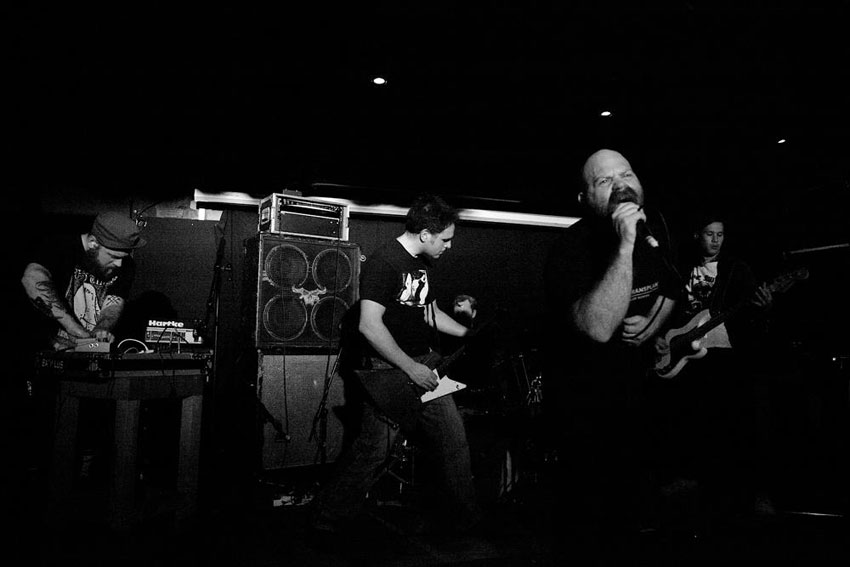 Whitehorse - band live Whitehorse - band live