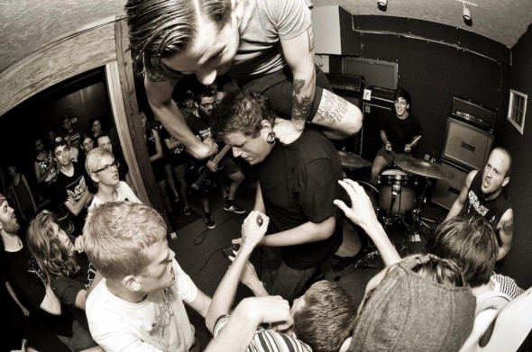 heartless-band-live-in-pittsburgh