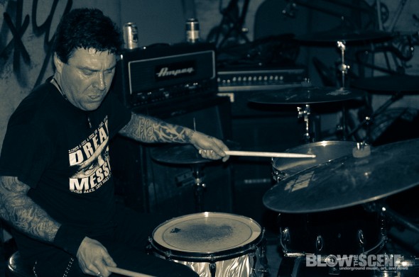 plague-dogs-band-12