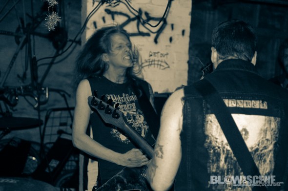 plague-dogs-band-8