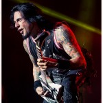Five-Finger-Death-Punch-Mayhem-Fest-2013-band-0324