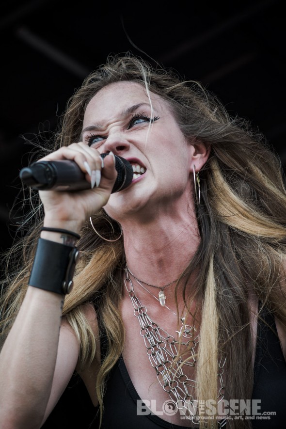 Huntress-Mayhem-Fest-2013-band-039