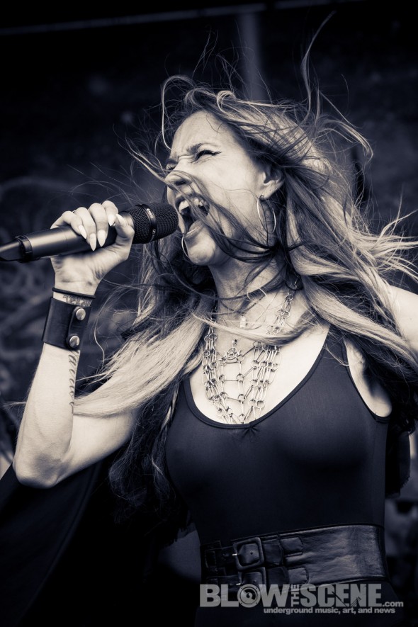 Huntress-Mayhem-Fest-2013-band-041
