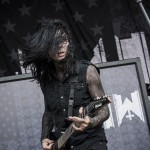 Motionless-In-White-Mayhem-Fest-2013-band-0105