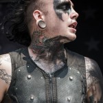 Motionless-In-White-Mayhem-Fest-2013-band-0107