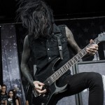 Motionless-In-White-Mayhem-Fest-2013-band-093