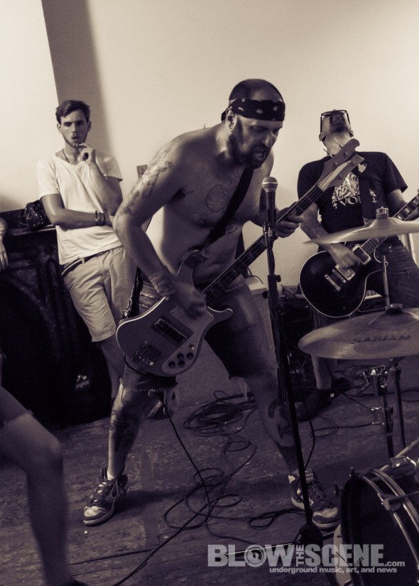 Fucking-Invincibl-band-018