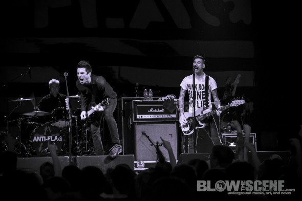 Anti-Flag-band-035