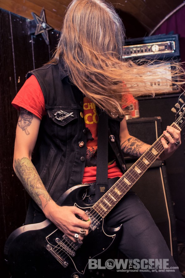 Plague-Dogs-band-005