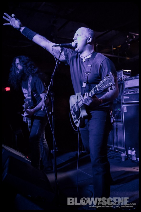 Tombs-band-026
