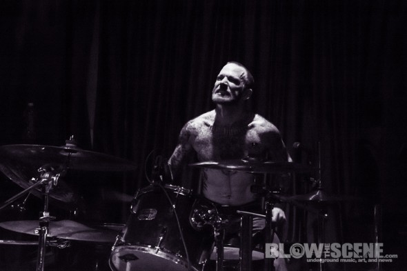 Die-Choking-band-004