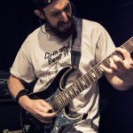 Die Choking-band-002