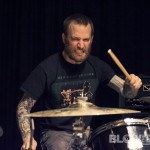 Die Choking-band-010