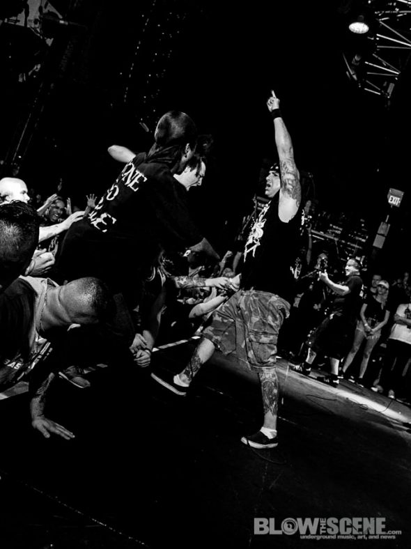 all out war this is hardcore-4