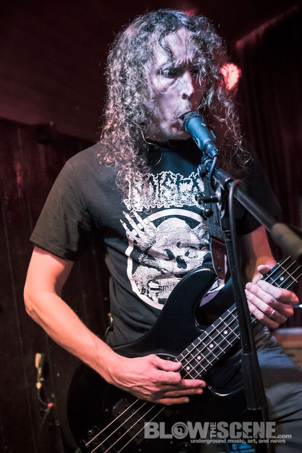 die-choking-band-0013