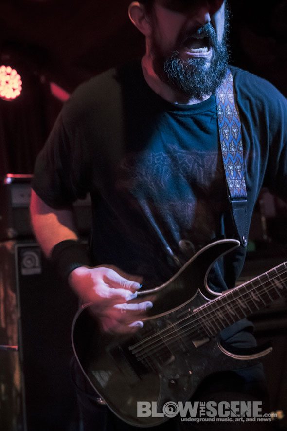 die-choking-band-0015