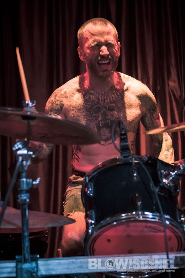 die-choking-band-0016